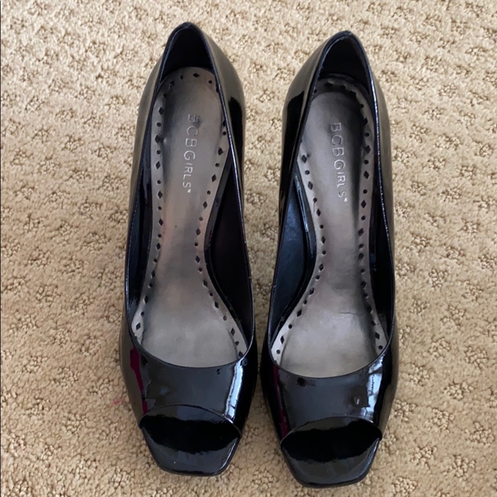 BCBG black peep toe heels excellent condition